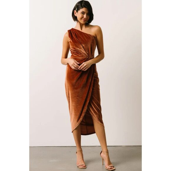 Baltic Born Dresses & Skirts - Baltic Born Kourtney Velvet One Shoulder Midi Dress Spice Rust Copper Brown Med